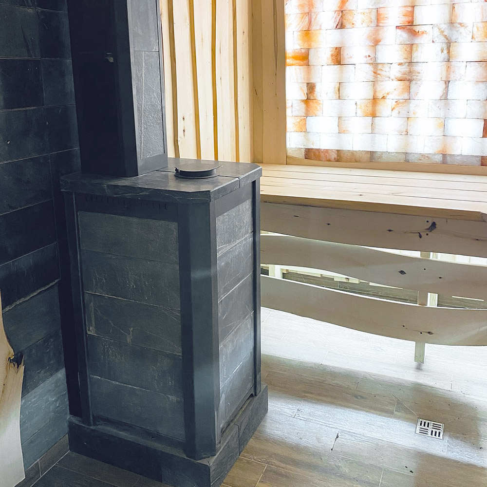 Печь для бани Варвара Сказка 24 "Дуэт" в облицовке Пироксенит без выносной топки дверка со стеклом, парная 12 – 24 м³
