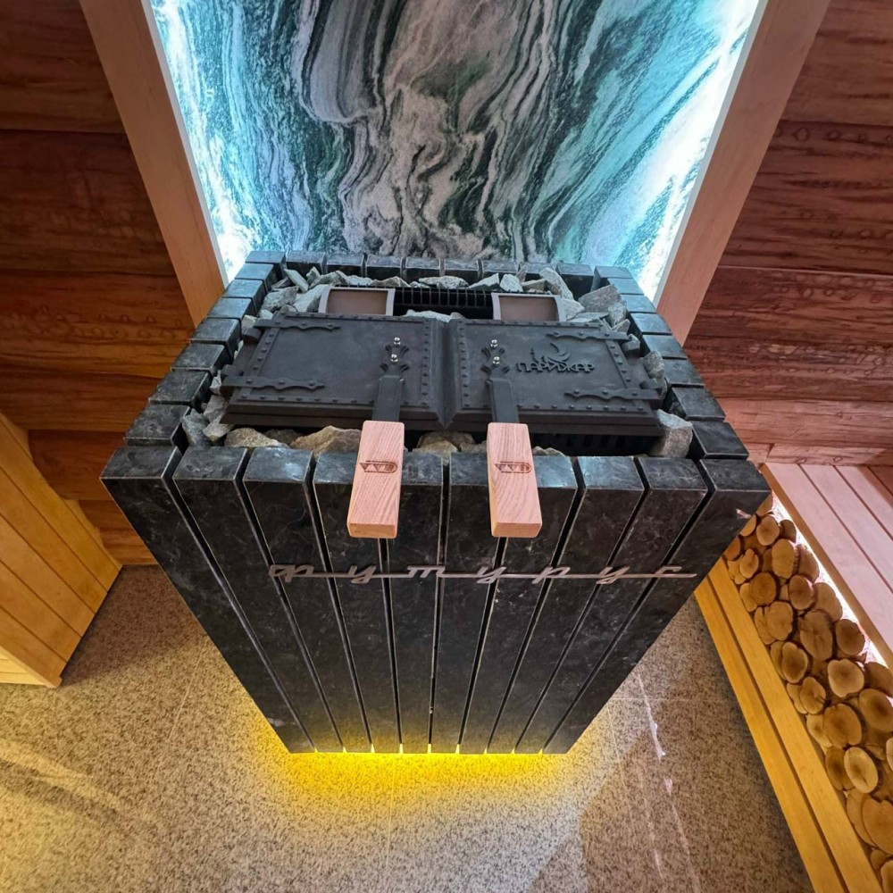 Многофункциональная паротермальная электрическая печь «ПАРиЖАР Футурус 2.0» 10 кВт в облицовке из натурального камня Талькохлорит с ПУ ВВД-11 ПРО в комплекте