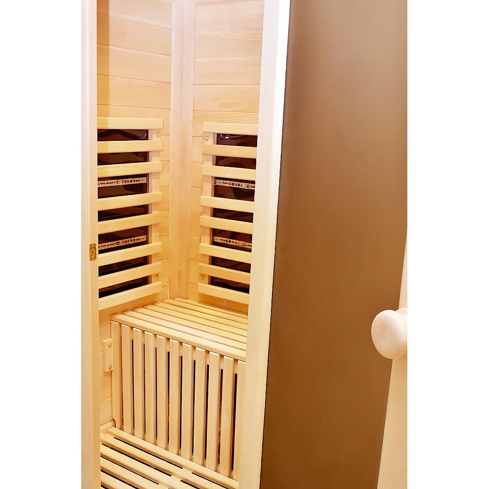 Двухместная кабина из кедра с карбоновыми излучателями